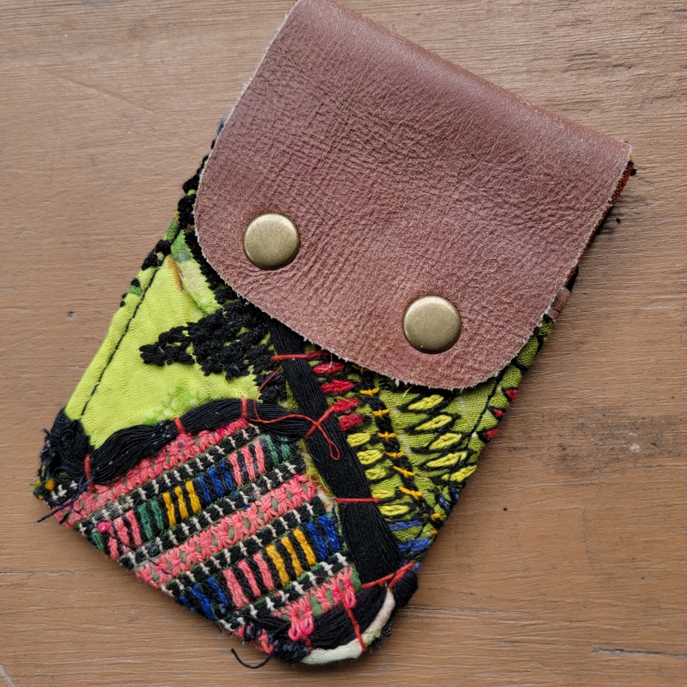 🌋👽 Free People Boho Embroidered Repurposed vtg banjara hippie Wallet card case - Picture 13 of 16